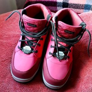 SKECHERS Memory Foam. Size 7. Color pink